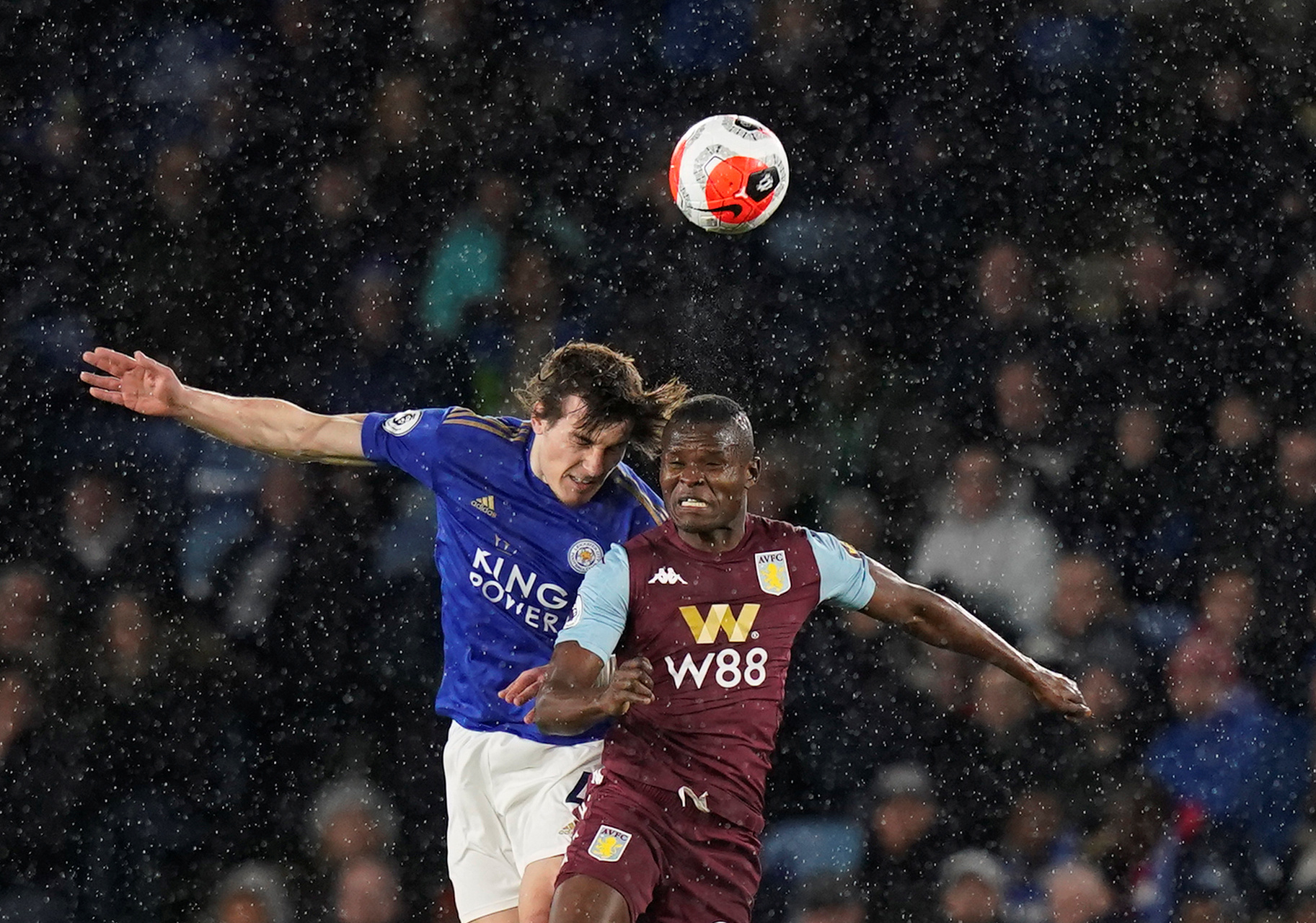 西班牙國王杯1／8決賽比利亞雷亞爾2-3皇家馬德裏 上半場兩球落後 邊緣人率皇馬完成大逆轉！.